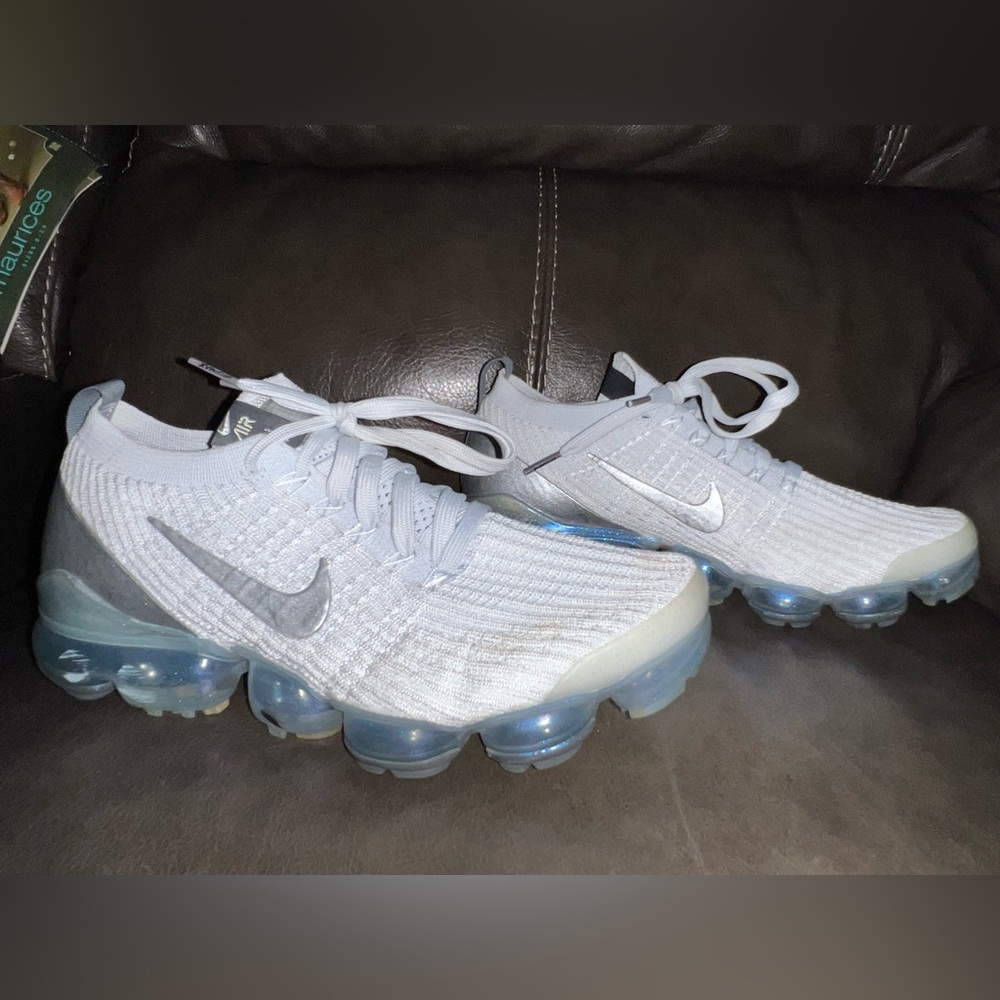 Nike Vapor Max FlyKnit 3’s, women’s size 10
